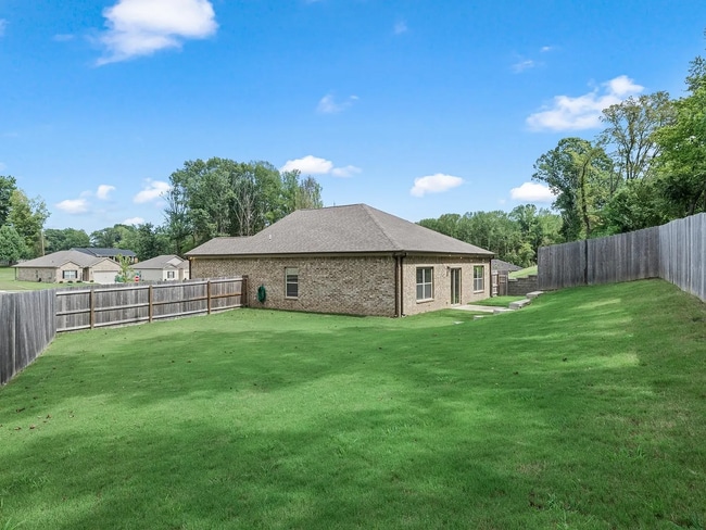 Building Photo - 15 Trevor Cv