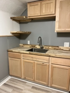 Building Photo - 420 Montello St