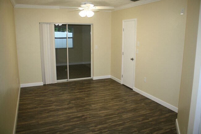 Building Photo - Charming 3 bedroom 2 bath in North Clearwa...
