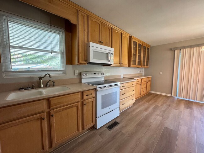 Building Photo - 3 Bedroom, 2 Bath home in Live Oak