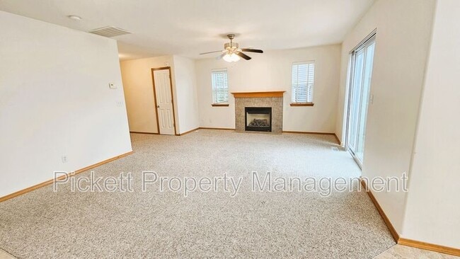 Building Photo - 7025 Stourbridge Pl NE