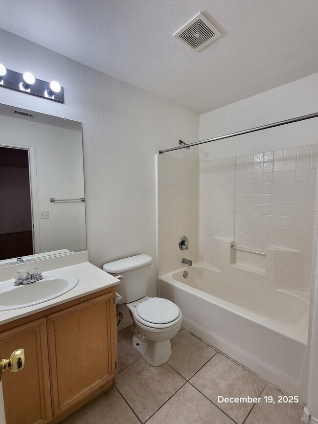 Building Photo - 9965 Mardagen St