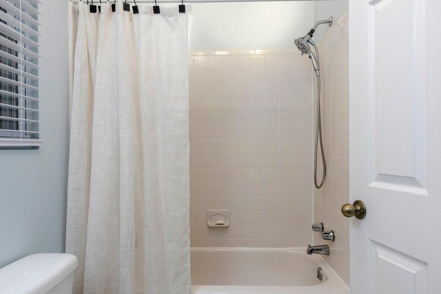 Building Photo - 160 Hugh Dorsey Rd