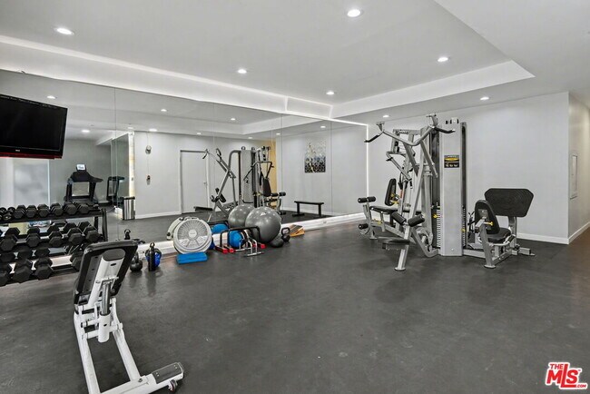 Building Photo - 2700 Cahuenga Blvd