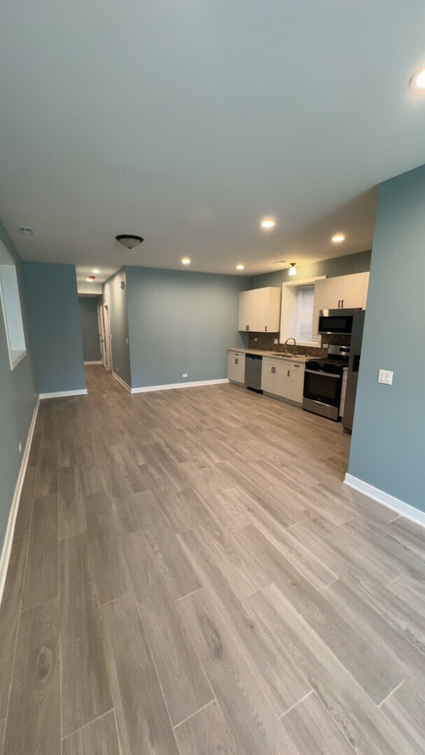 Building Photo - 22 N Parkside Ave