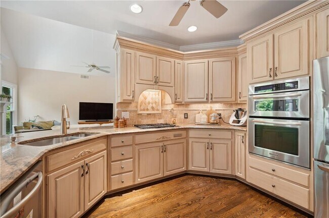 Building Photo - 12510 Preserve Ln