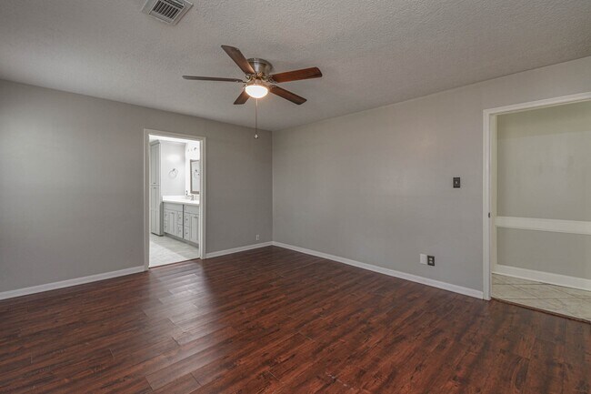 Building Photo - 12610 Ivyforest Dr