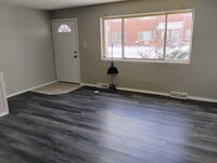 Building Photo - 2 BED 1.5 BATH UNIT IN THE BANBURY CONDOMI...