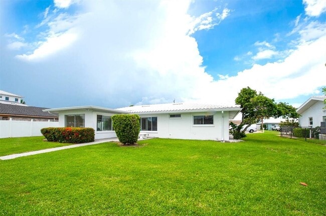 Building Photo - 315 Buttonwood Ln