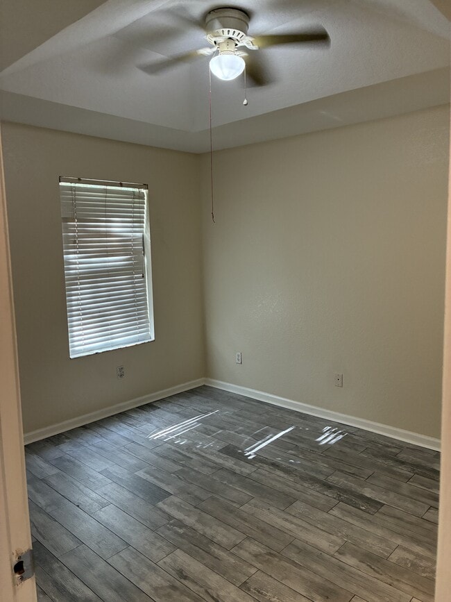 Building Photo - 6039 E Adams St