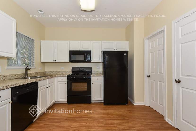 Building Photo - 203 Monarch Dr