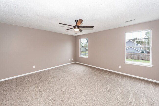 Building Photo - 5 Bedroom 2.5 Bath Home in St. James Estates - Goose Creek