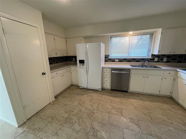 Building Photo - 2612 Avenida Loop