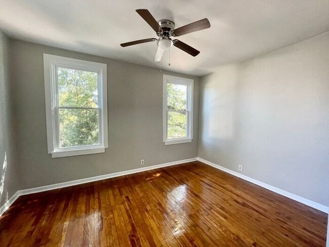 Building Photo - West Columbia-Offering Self Guided Tour with RENTLY!