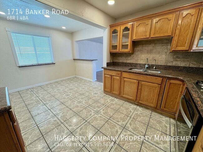 Building Photo - 1714 Banker Rd