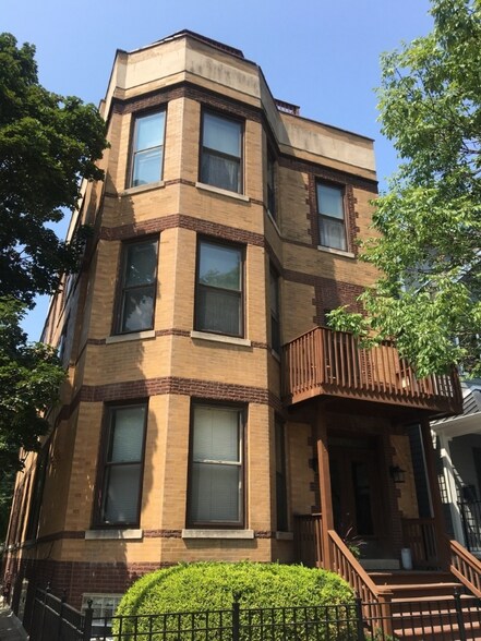 Building Photo - 4200 N Damen Ave