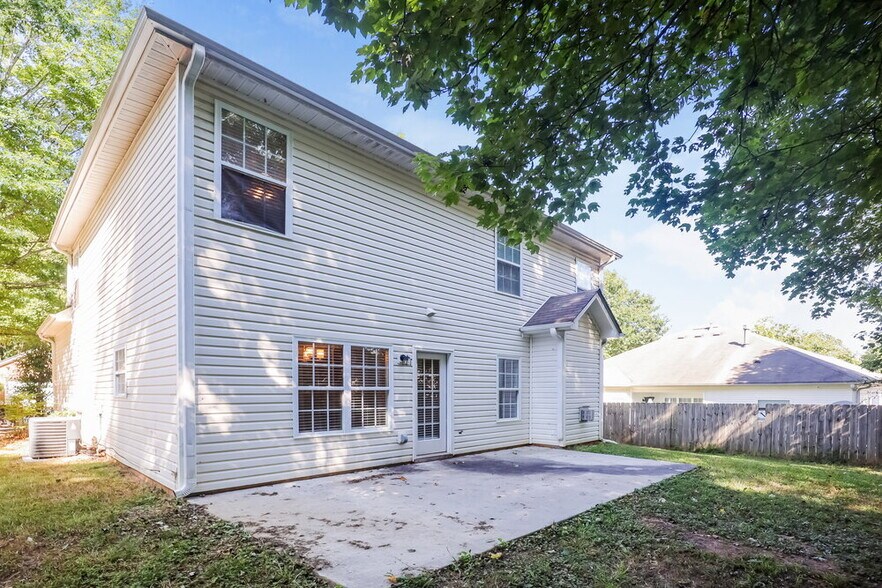 Building Photo - 18 Harper's Farm Dr