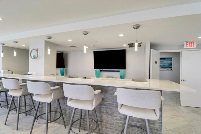 Building Photo - 5280 N Ocean Dr