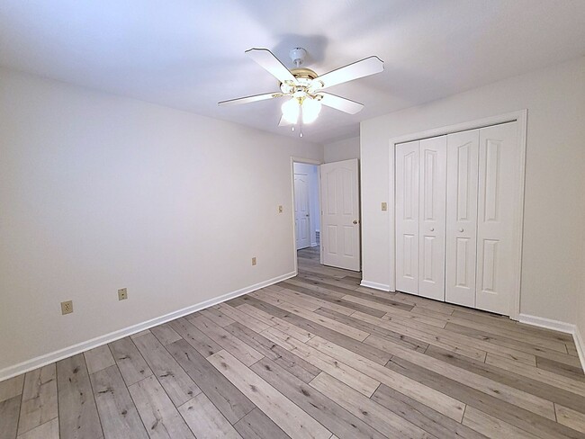 Building Photo - 330 Jones Ln