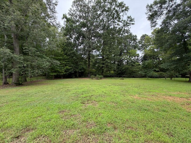 Building Photo - Executive Rental in West Rome $2,595