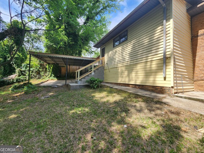 Building Photo - 4524 Lasalle Dr