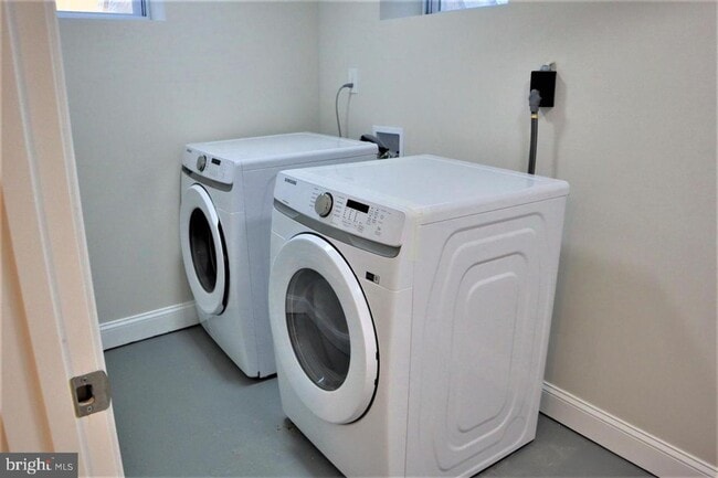 Building Photo - Charming Restored 5BR, 3.5BA Colonial Minutes from D.C.