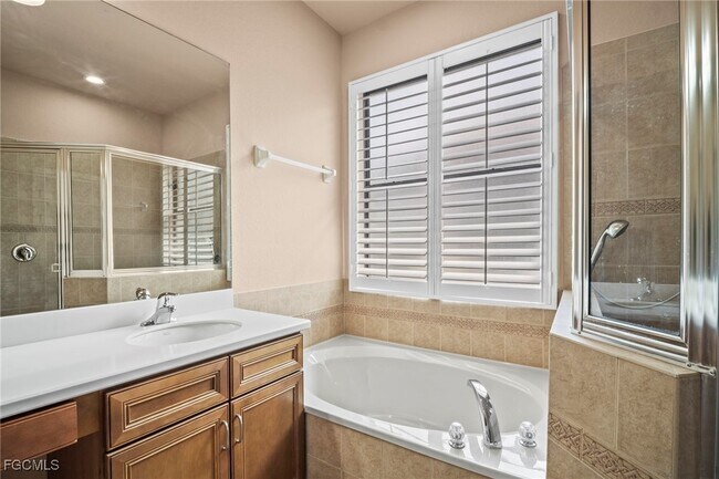 Building Photo - 12168 Country Day Cir