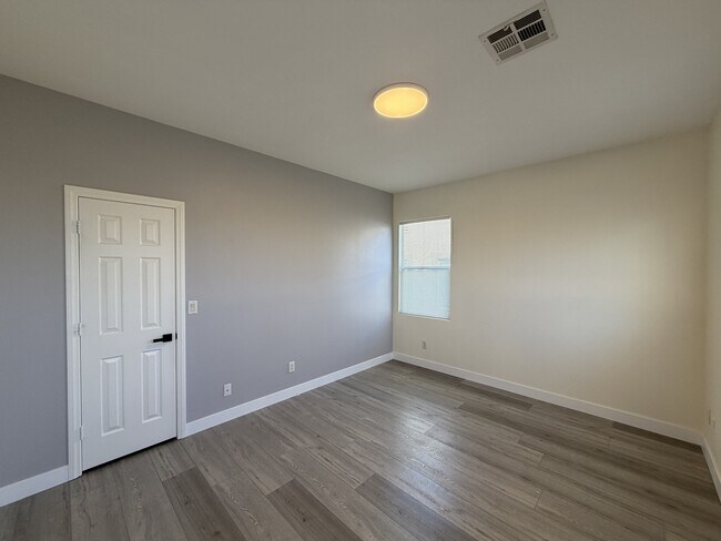 Building Photo - 10756 Turquoise Valley Dr