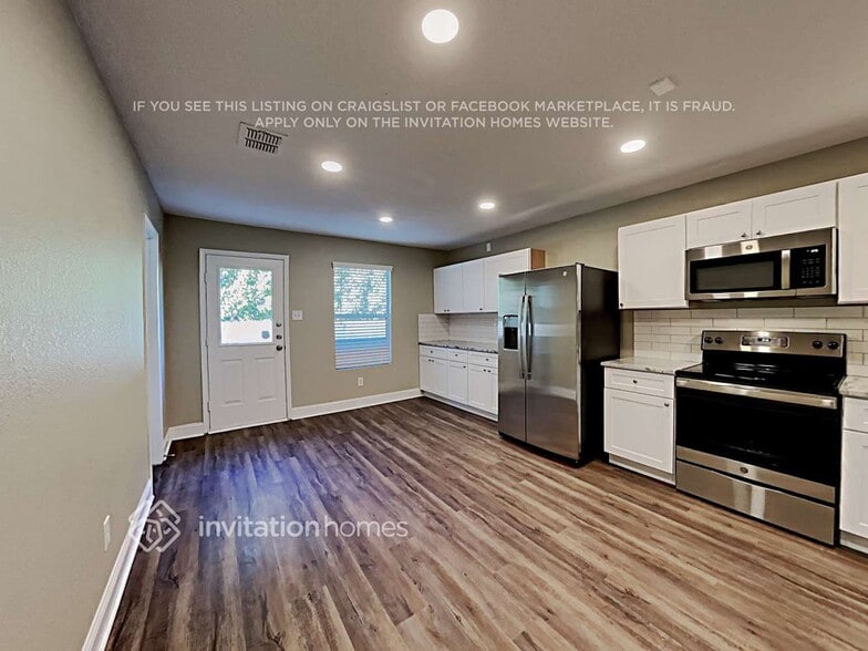 Building Photo - 2361 Live Oak Dr