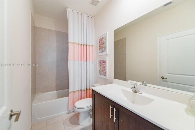 Building Photo - 20814 NE 5th Ct