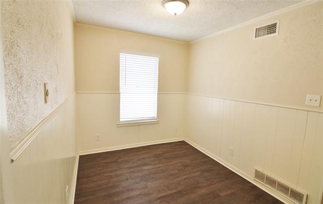 Building Photo - 900 Valley Ridge Dr