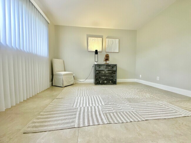 Building Photo - 1900 Curling Ave