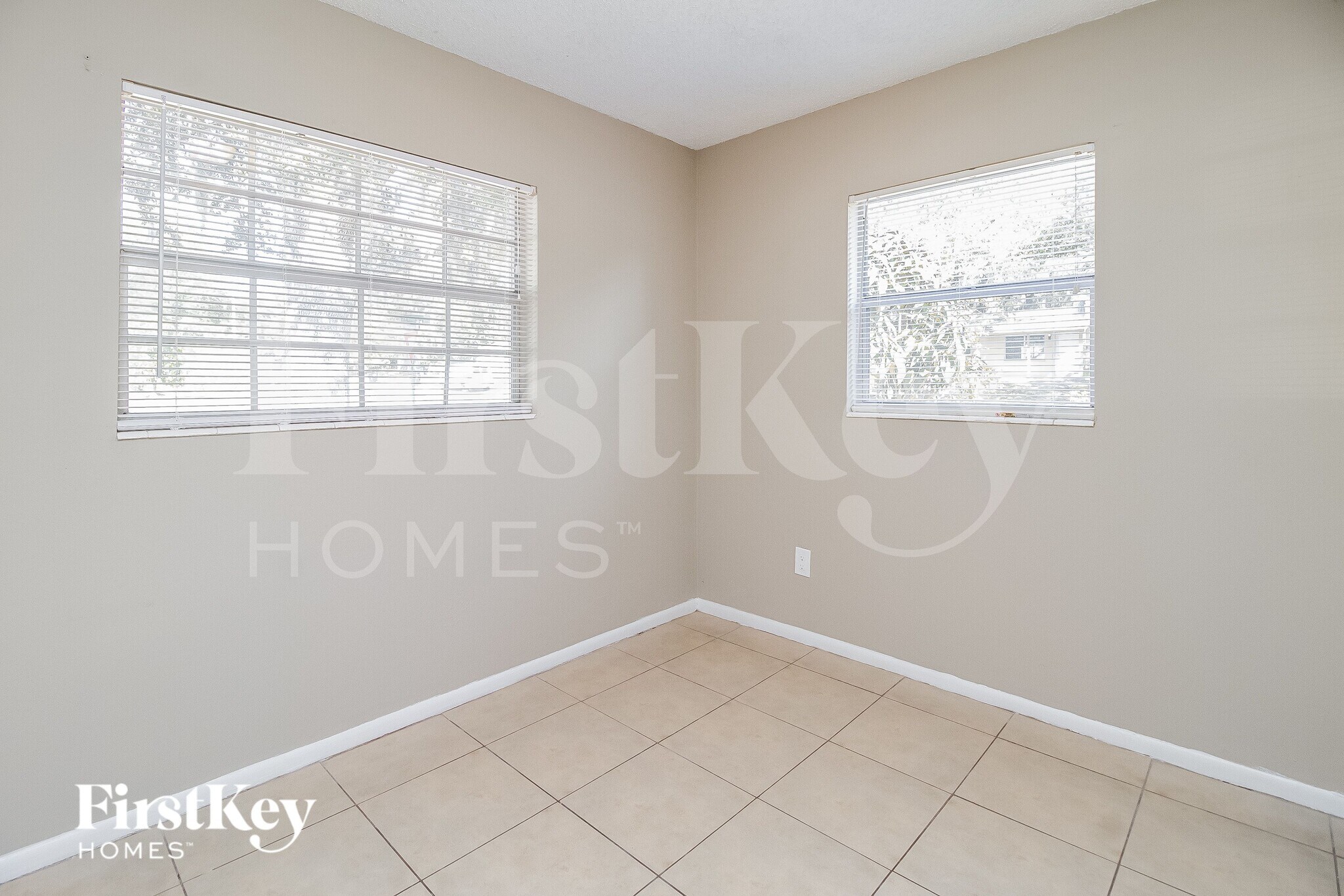 Building Photo - 3639 Shalimar Ct