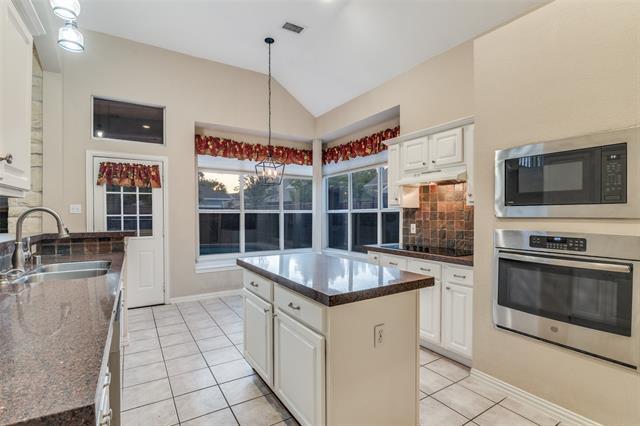 Building Photo - 3609 Ironstone Dr