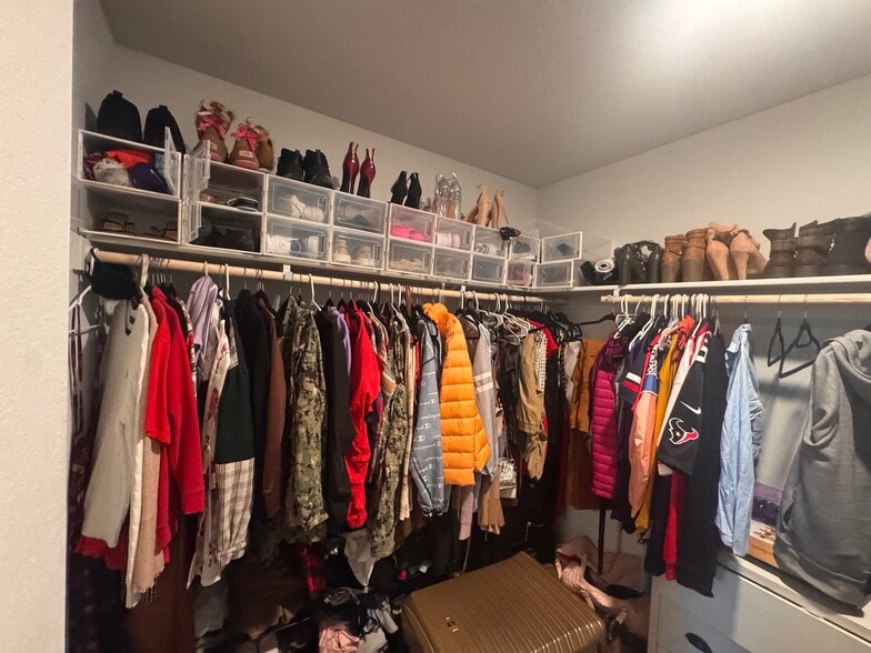 Building Photo - 642 Wyatt Wy