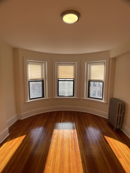 Building Photo - 878 Massachusetts Ave