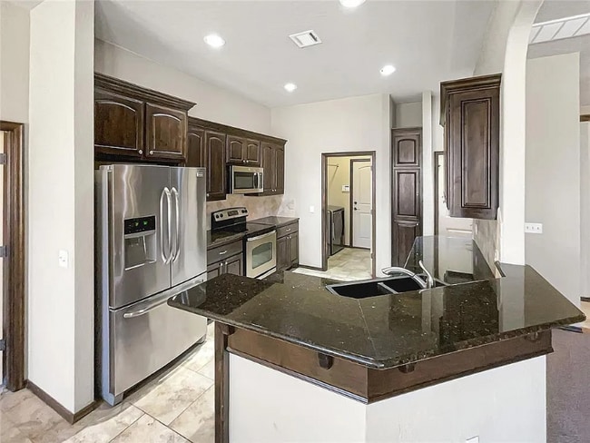 Building Photo - 9400 Shallow Lake Ct