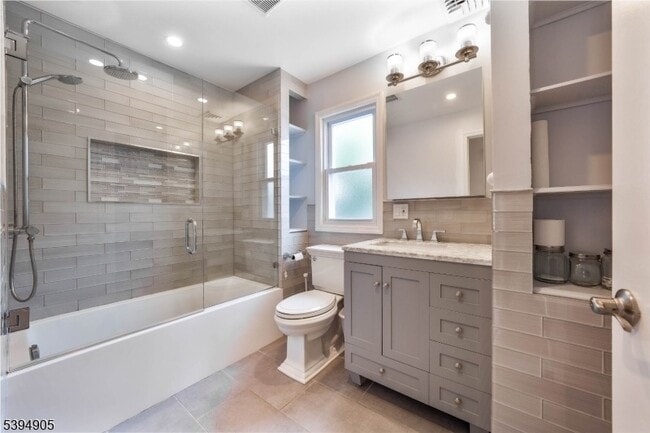 Building Photo - 85 Barrows Ave