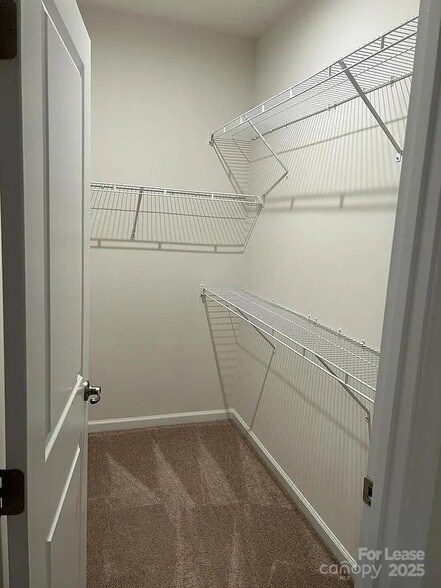 Building Photo - 2596 Grantham Place Dr