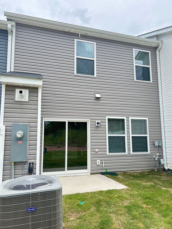 Building Photo - 105 Pleasure Ln