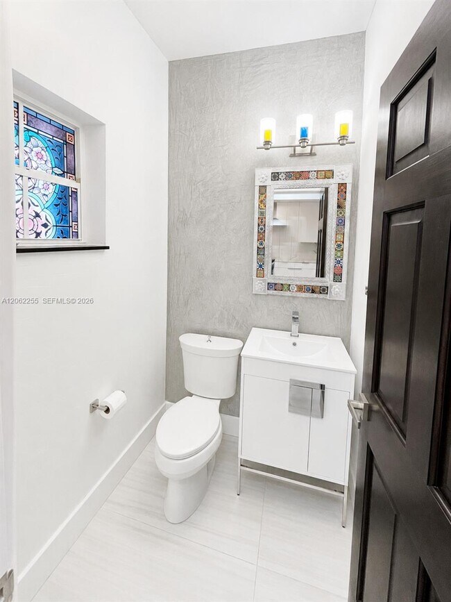 Building Photo - 9879 SW 118th Pl