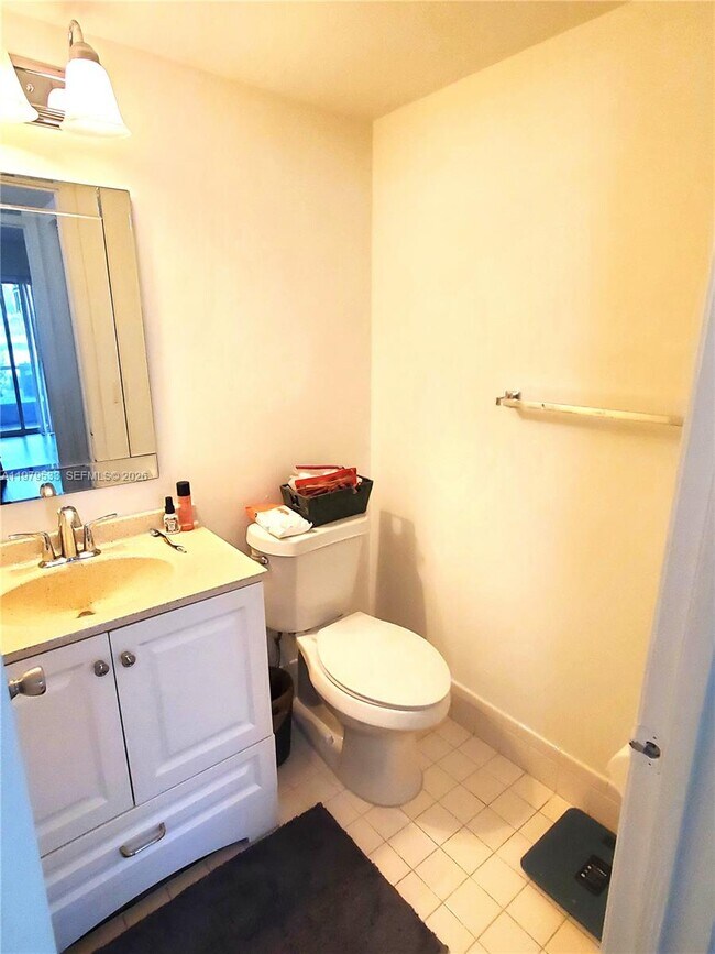 Building Photo - 800 SW 131st Ave