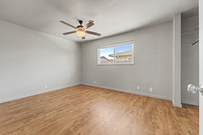 Building Photo - 1142 Nadene Dr