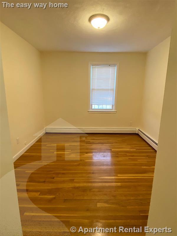 Building Photo - 176 N Beacon St