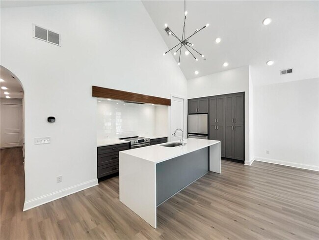 Building Photo - 403 Burgundy Wy