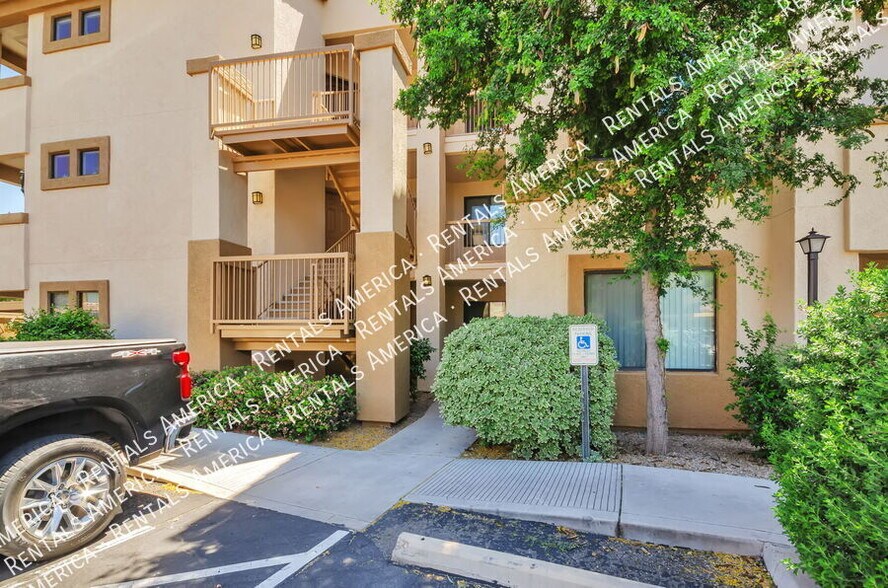 Building Photo - 2550 E River Rd