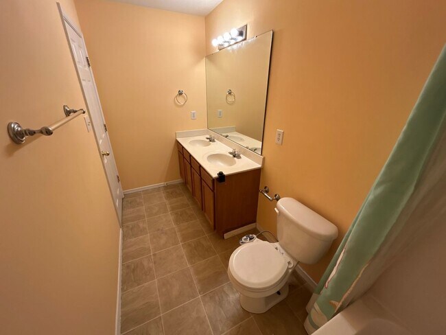 Building Photo - Spacious 3 Bed | 2.5 Bath House in Raleigh