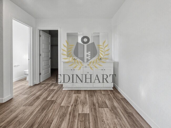 Building Photo - 1820 Klamath Rd S