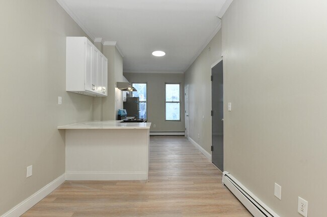 Building Photo - 531 28th St