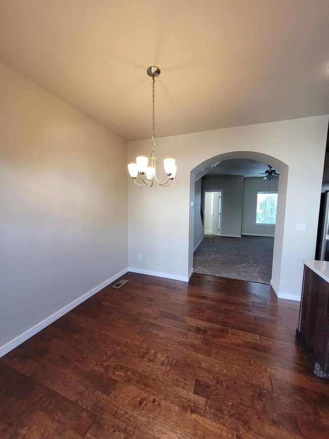 Building Photo - Outstanding Location with Community Pool!